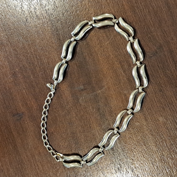 Monet Necklace 16"  Wave Link Goldtone - Picture 3 of 7